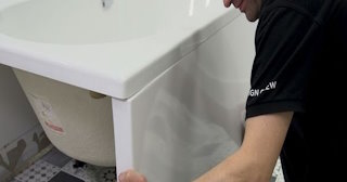 Установка экрана под ванну - цена за работу от 4207 руб. в Советской Гавани